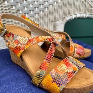 Colorful Wedge Sandals “Plushed Together”